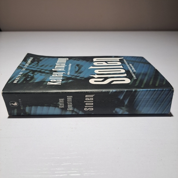 Stolen by Kelley Armstrong Paperback Book - Picture 4 of 7